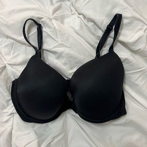 34DD Victoria’s Secret push up bra